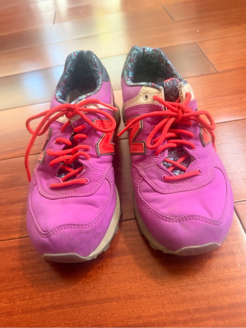 New Balance 574 Classic Sneakers – Women’s Size 7.5